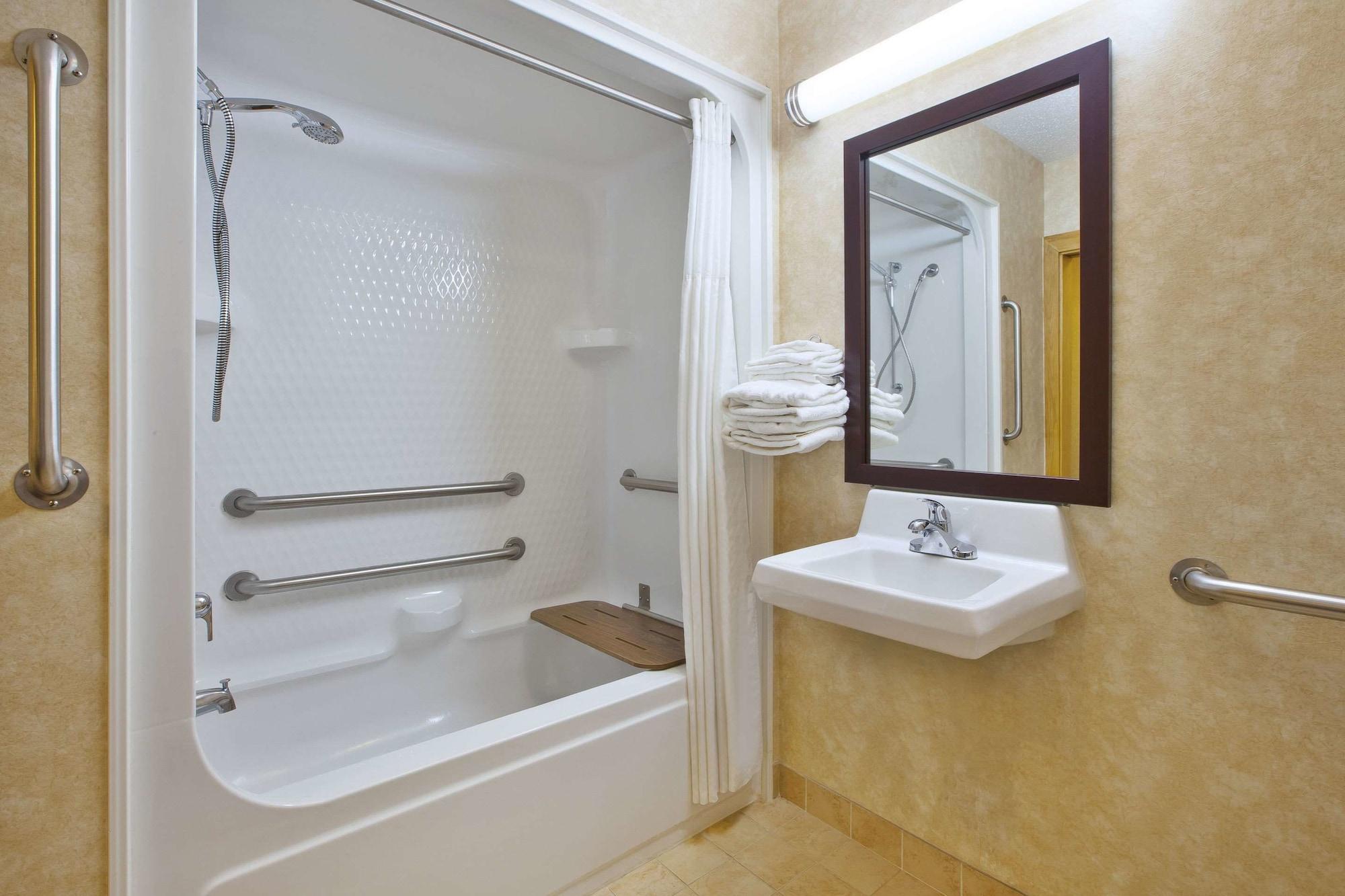 Quality Inn Marshall Near I-69 Екстер'єр фото