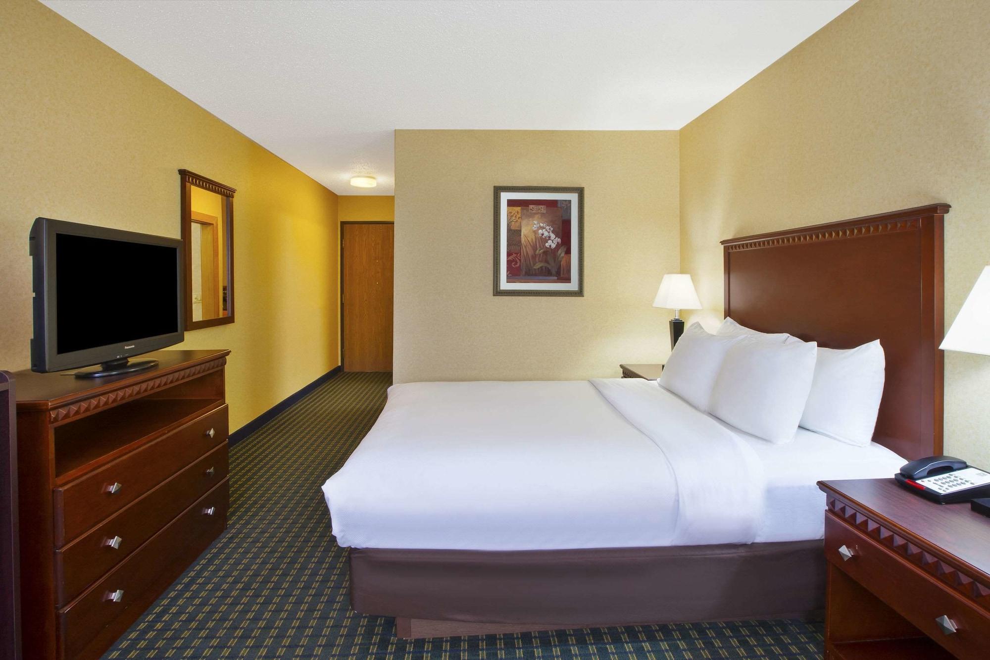 Quality Inn Marshall Near I-69 Екстер'єр фото