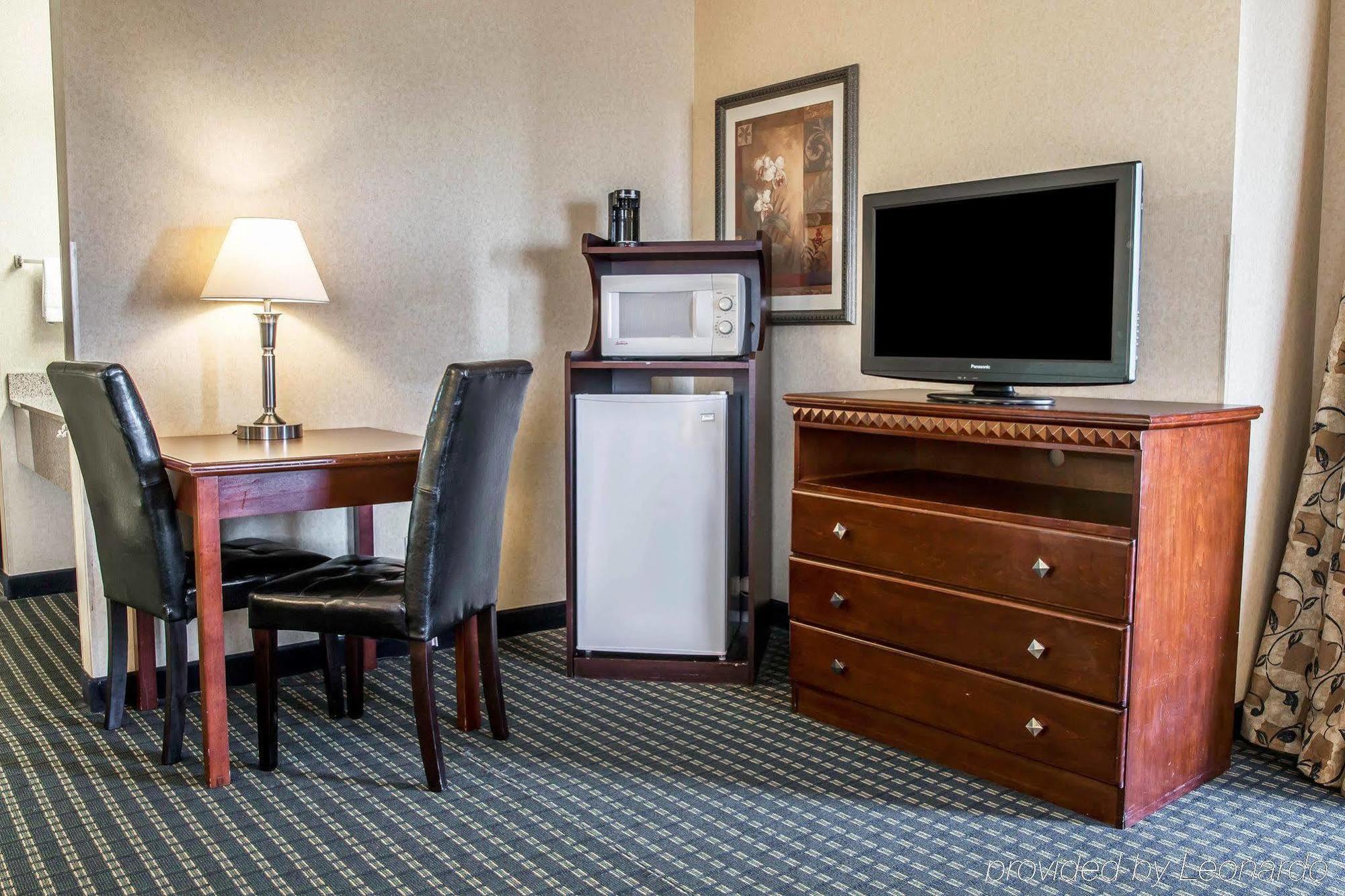 Quality Inn Marshall Near I-69 Екстер'єр фото