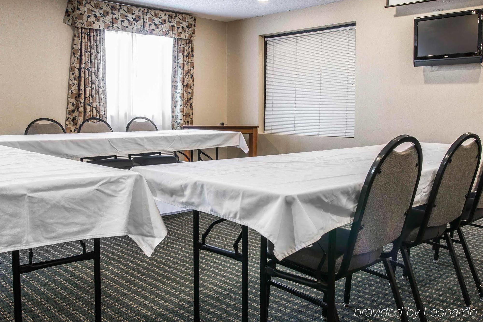 Quality Inn Marshall Near I-69 Екстер'єр фото