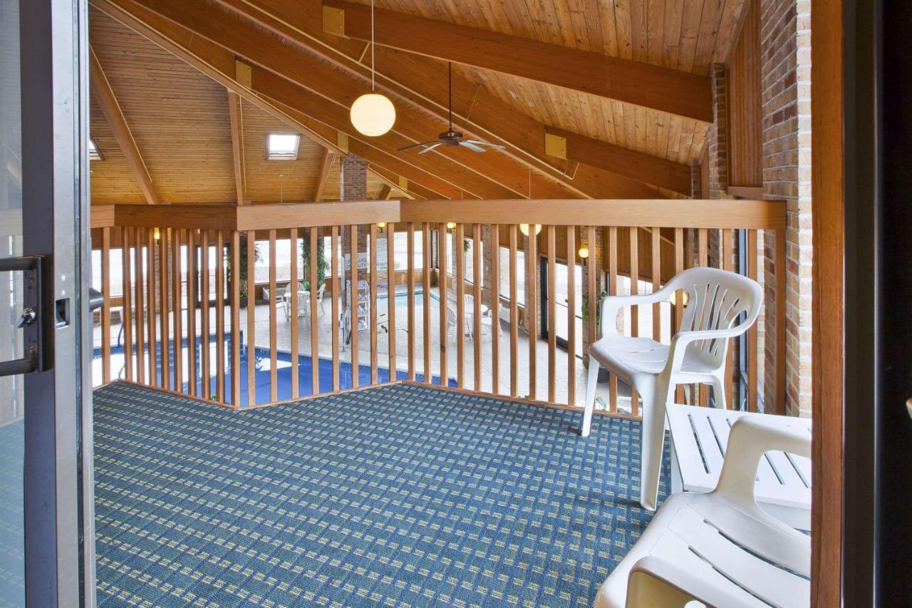 Quality Inn Marshall Near I-69 Екстер'єр фото