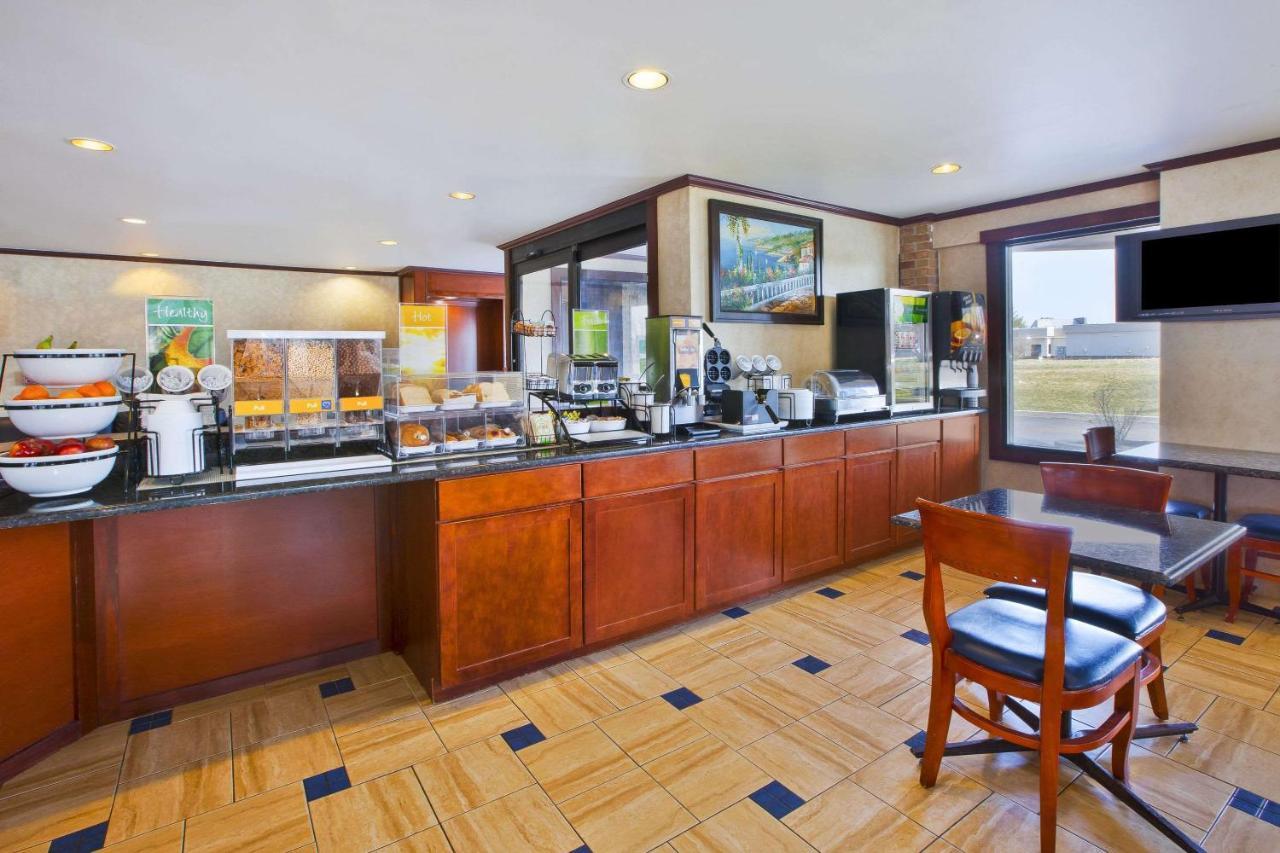 Quality Inn Marshall Near I-69 Екстер'єр фото