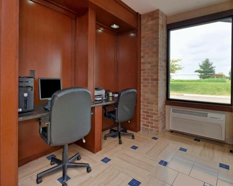 Quality Inn Marshall Near I-69 Екстер'єр фото